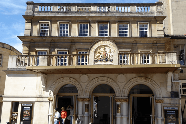 TheatreReviewers - Theatre - Theatre Royal, Bath - Shows